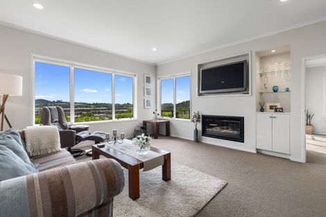 Photo of property in 11 Broadwater Close, Pyes Pa, Tauranga, 3112