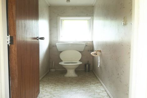 Photo of property in 1/2 Yacht Place, Bucklands Beach, Auckland, 2012