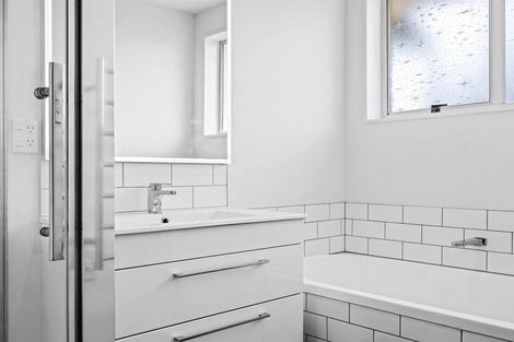 Photo of property in 1/37 Queenspark Drive, Parklands, Christchurch, 8083