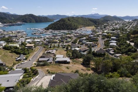 Photo of property in 26 Russell Street, Picton, 7220