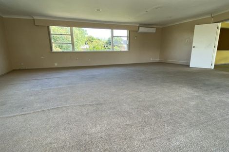 Photo of property in 42 Divich Avenue, Te Atatu South, Auckland, 0610
