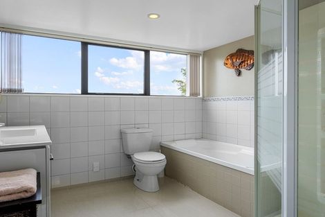 Photo of property in 24 Cornwall Road, Lyttelton, 8082