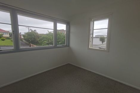 Photo of property in 1 Kereru Street, Henderson, Auckland, 0612