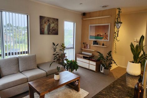 Photo of property in 2 Broadfield Street, Massey, Auckland, 0614