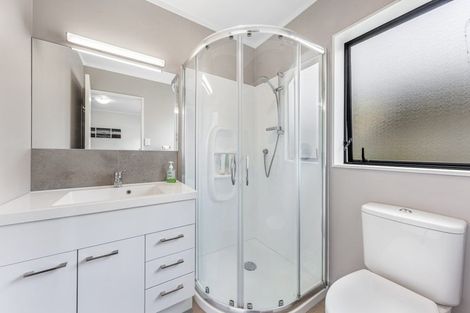 Photo of property in 8 Millstream Drive, Henderson, Auckland, 0610