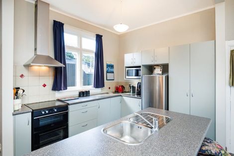 Photo of property in 8 Burns Avenue, Takaro, Palmerston North, 4412