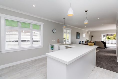 Photo of property in 60 Brois Street, Frankleigh Park, New Plymouth, 4310