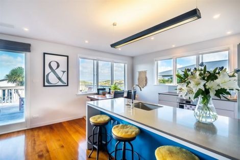 Photo of property in 1/15 Colonial Road, Chatswood, Auckland, 0626