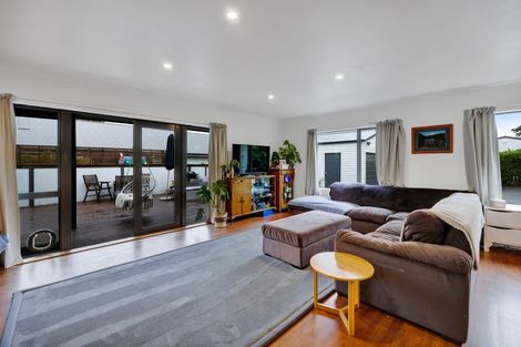 Photo of property in 28a Maire Street, Inglewood, 4330