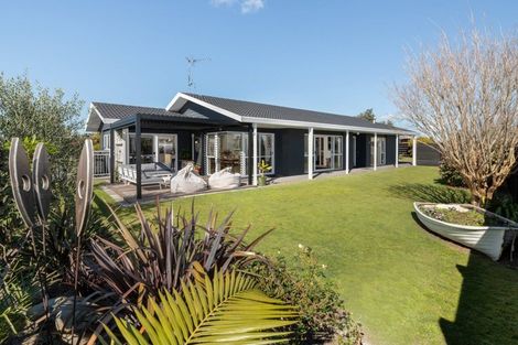 Photo of property in 22 Hibiscus Avenue, Mount Maunganui, 3116