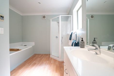 Photo of property in 24 Erlestoke Crescent, Churton Park, Wellington, 6037