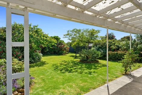 Photo of property in 32 Kiharoa Street, Otaki Beach, Otaki, 5512