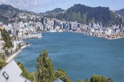 Photo of property in 38 The Crescent, Roseneath, Wellington, 6011