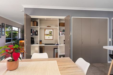 Photo of property in 14 Leanne Way, Waikanae Beach, Waikanae, 5036