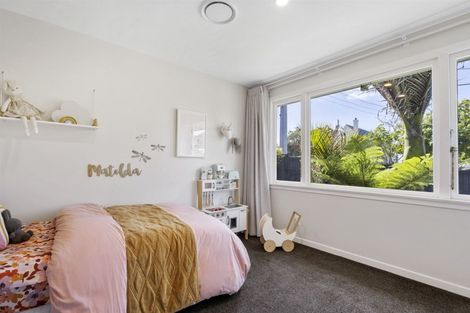 Photo of property in 46 Sylvan Avenue, Northcote, Auckland, 0627