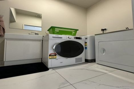 Photo of property in 16b Hollowout Street, Takanini, 2112