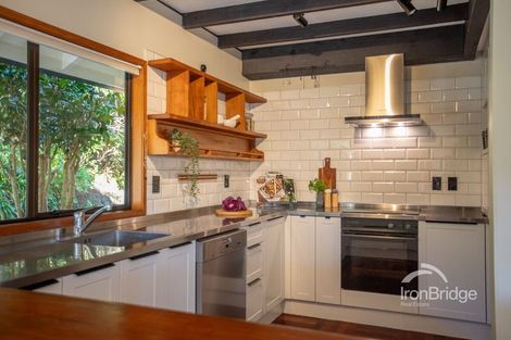 Photo of property in 6b Chatsworth Road, Silverstream, Upper Hutt, 5019