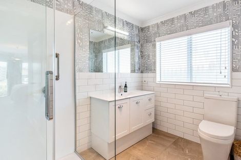 Photo of property in 8 Tudor Court, Paraparaumu Beach, Paraparaumu, 5032