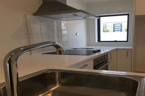 Photo of property in 3/7 South Pacific Place, Henderson, Auckland, 0612