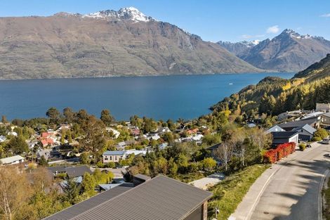 Photo of property in 38 Dart Place, Fernhill, Queenstown, 9300