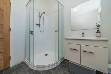 Photo of property in 27 Andrew Avenue, Roslyn, Palmerston North, 4414