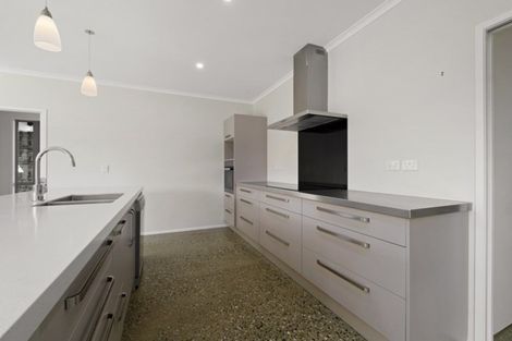 Photo of property in 4 Avalanche Place, Wanaka, 9305