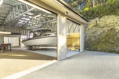 Photo of property in 6 Kaimiko Place, Okiwi Bay, 7193