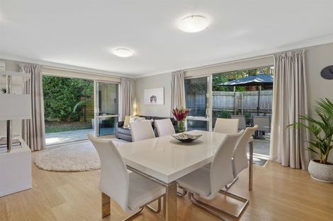 Photo of property in 39 Namsan Close, Fairview Heights, Auckland, 0632