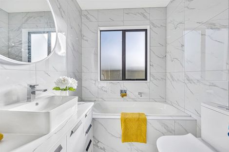 Photo of property in 2 Hoete Way, Tuakau, 2121