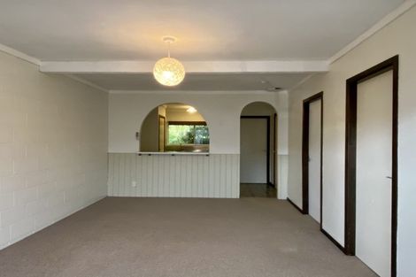 Photo of property in 2/15 Bloomsbury Grove, Newlands, Wellington, 6037