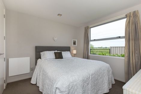 Photo of property in 48 Merlot Drive, Greenmeadows, Napier, 4112