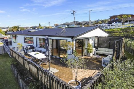 Photo of property in 70 Hinewa Road, Otumoetai, Tauranga, 3110
