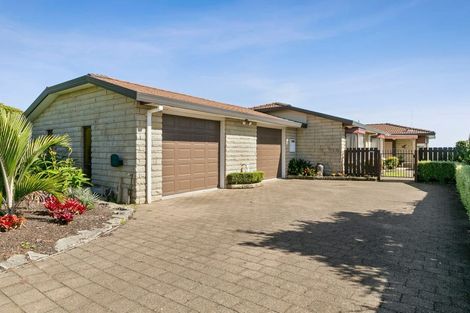 Photo of property in 31 Jans Terrace, Oakura, 4314