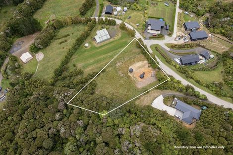 Photo of property in 35 Spikes Way, Whitianga, 3510