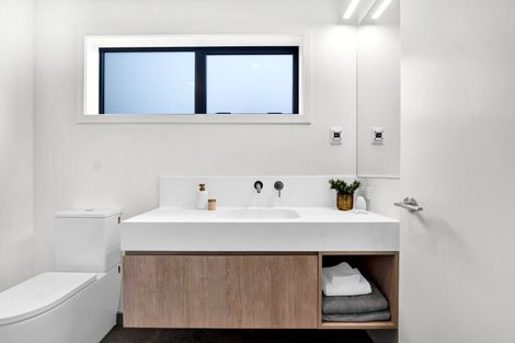 Photo of property in 7c Strandon Place, Strandon, New Plymouth, 4312