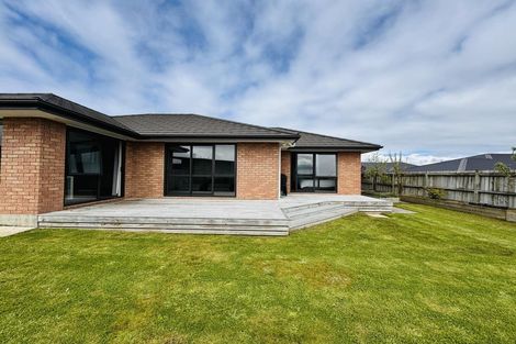 Photo of property in 8 Gibraltar Way, Fitzherbert, Palmerston North, 4410