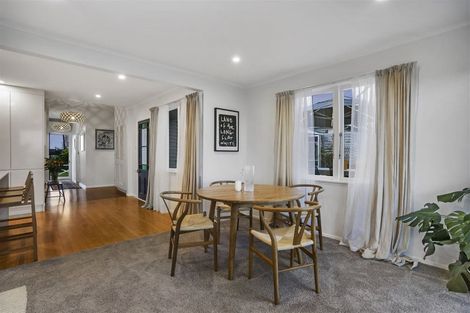 Photo of property in 1/126 Rangatira Road, Beach Haven, Auckland, 0626