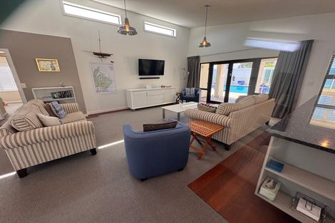 Photo of property in 29 Beach Road, Waikawa, Picton, 7220