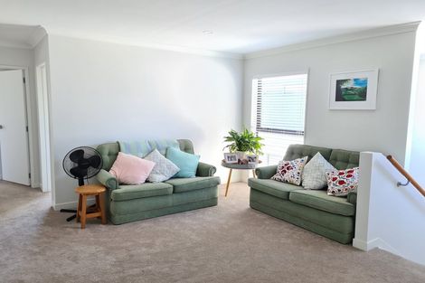 Photo of property in 49 Umu Place, Mangere, Auckland, 2022