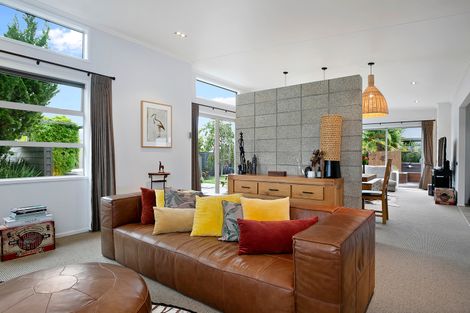 Photo of property in 29 Norfolk Drive, Cambridge, 3434