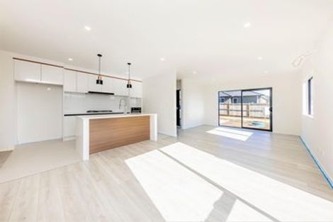 Photo of property in 21 Tuuhura Road, Pukekohe, 2120