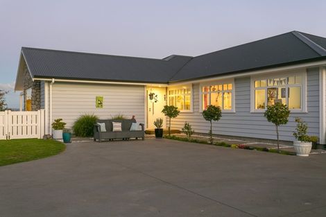 Photo of property in 97 Loch Views Road, Acacia Bay, Taupo, 3385