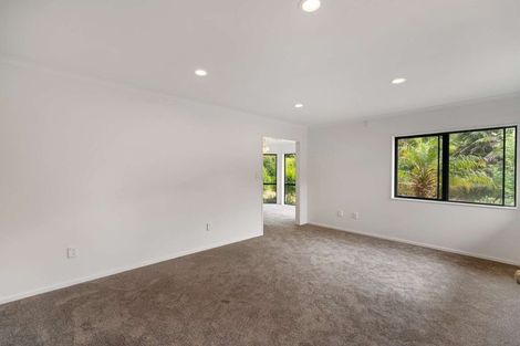 Photo of property in 10 Gleaming Place, Waiuku, 2123