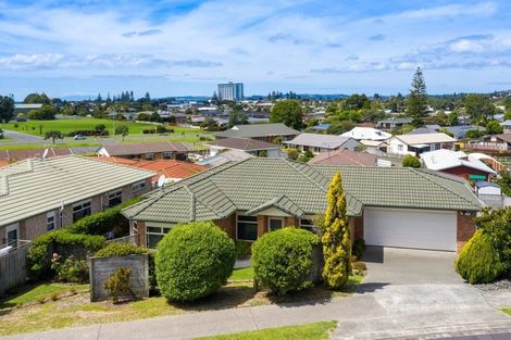 Photo of property in 9 Chesterfield Way, Orewa, 0931