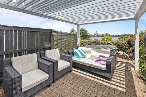 Photo of property in 8/72 Kitchener Road, Milford, Auckland, 0620