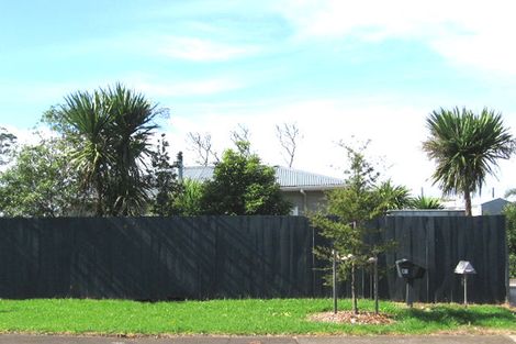Photo of property in 42b Riserra Drive, Ranui, Auckland, 0612