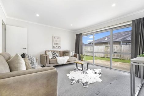 Photo of property in 17 Teatree Close, Huntington, Hamilton, 3210