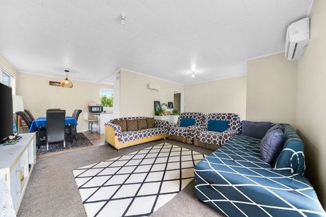 Photo of property in 9 Innismara Avenue, Wattle Downs, Auckland, 2103