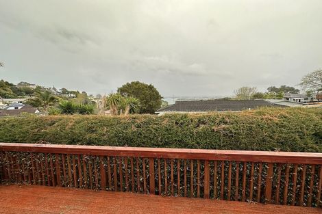 Photo of property in 3 Sispara Place, Beach Haven, Auckland, 0626