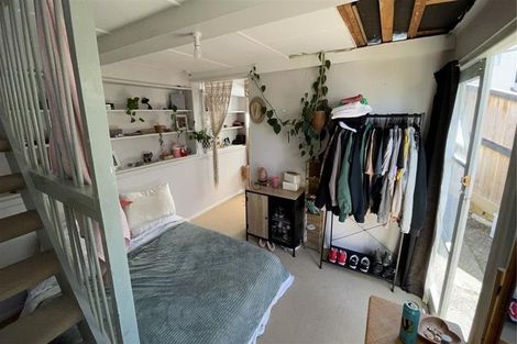 Photo of property in 12 Coniston Avenue, Te Atatu South, Auckland, 0610